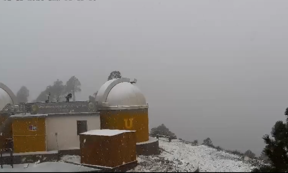 Sorprendente caída de agua nieve en el Cerro del Potosí (VIDEO)