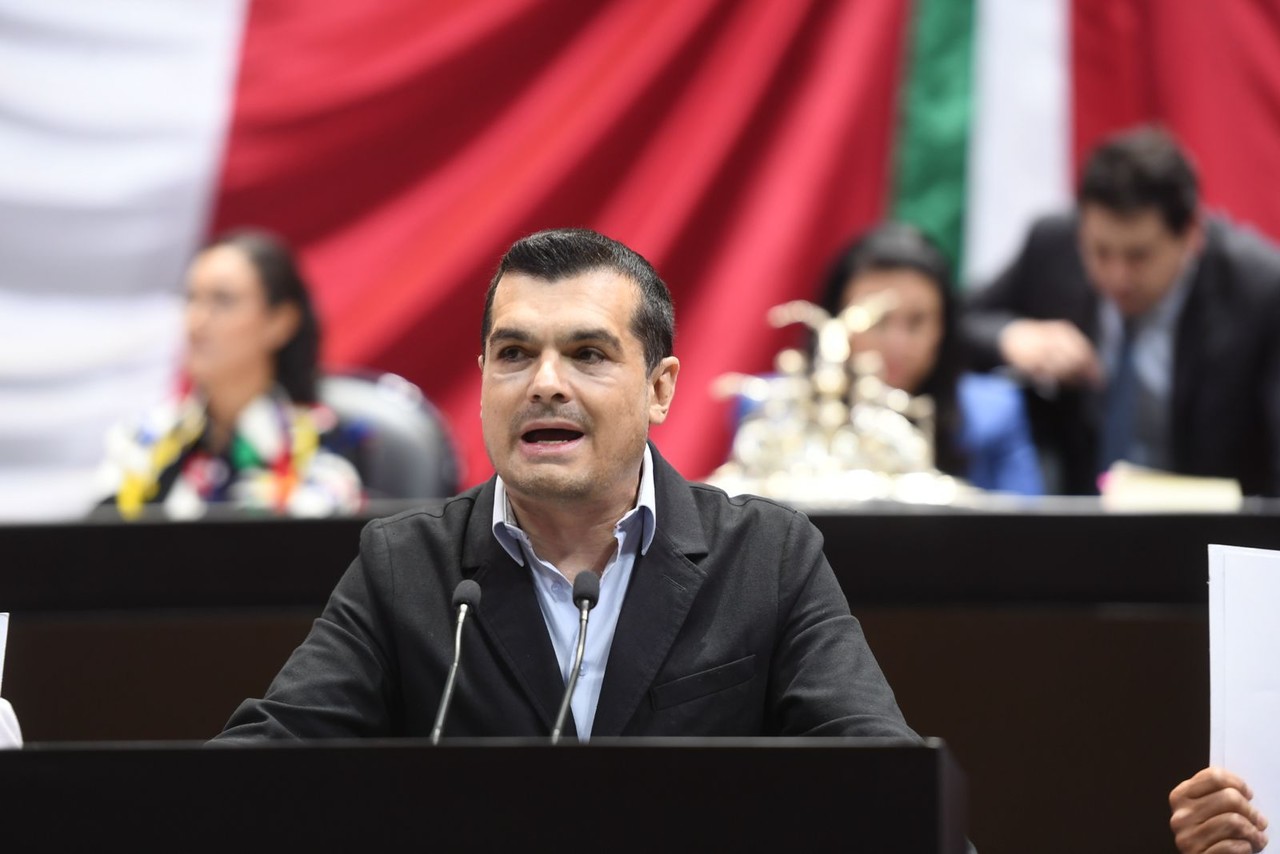 En Michoacán y Guerrero deben desaparecer los poderes, pide diputado panista