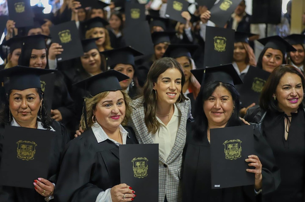Celebran graduación de 82 “Mujeres Echadas Pa’ Delante” en Zaragoza
