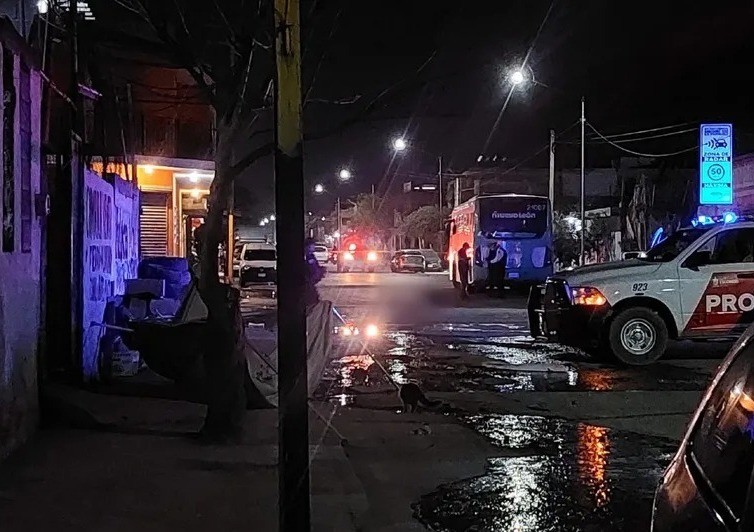 Muere hombre atropellado por unidad de transmetro en Escobedo