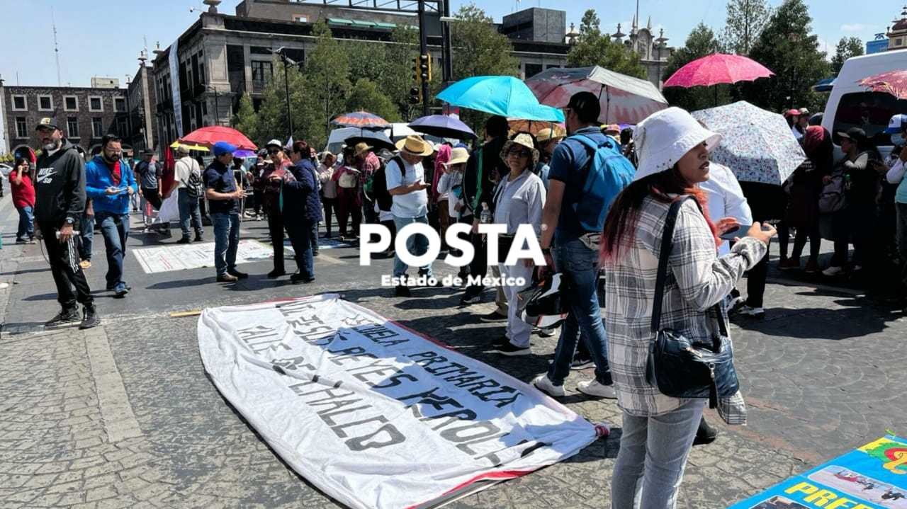 Protestan alumnos y docentes del oriente de Edoméx