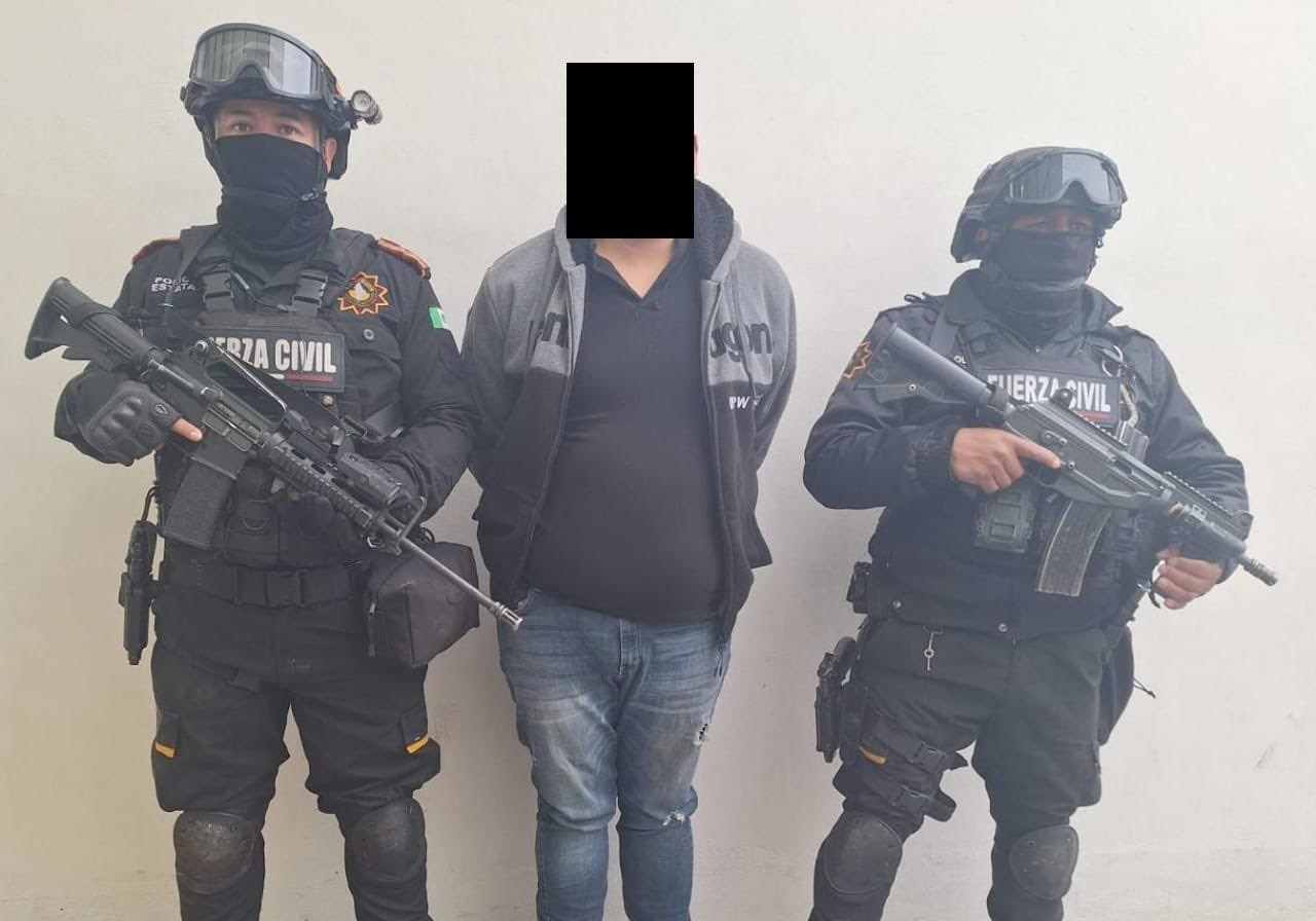 Detienen a hombre con arma de fuego y droga en Juárez