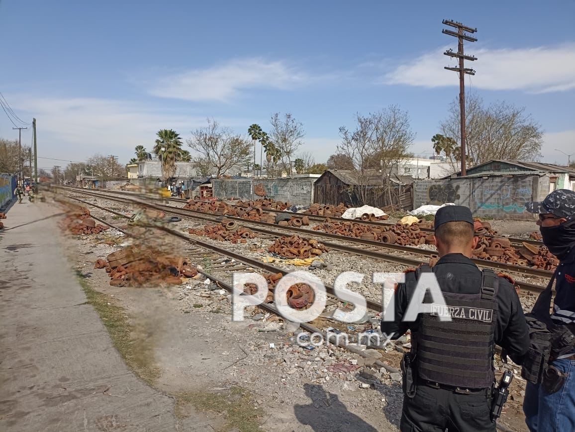 Los hechos se registraron en la colonia Hidalgo de Monterrey, donde se reportó el robo masivo de acero. Fotos: Especial/ POSTAMX