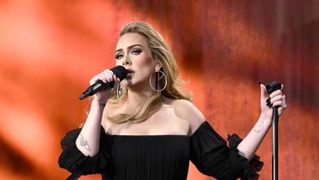 Adele pospone su residencia en Las Vegas