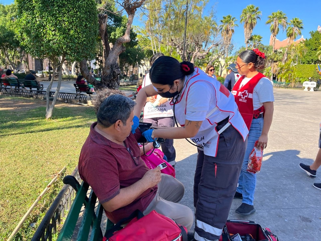 Cruz Roja Mexicana ofrece toma de signos vitales gratis