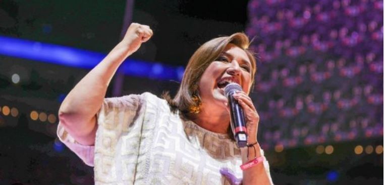 Recibe Xóchitl Gálvez constancia como candidata a la presidencia por el PRI