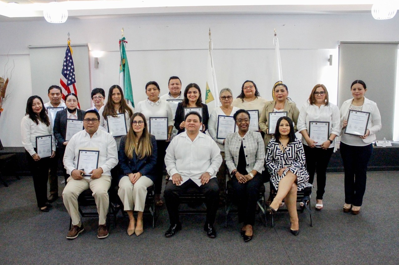 La ceremonia de certificación se realizó en el auditorio principal de la Fiscalía Foto: Cortesía