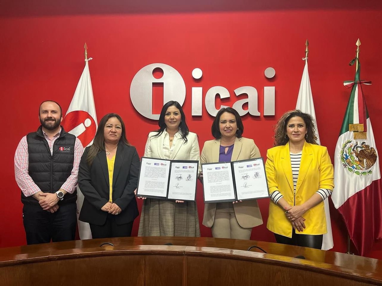 Firman convenio ICAI y Secretaría de las Mujeres en Coahuila