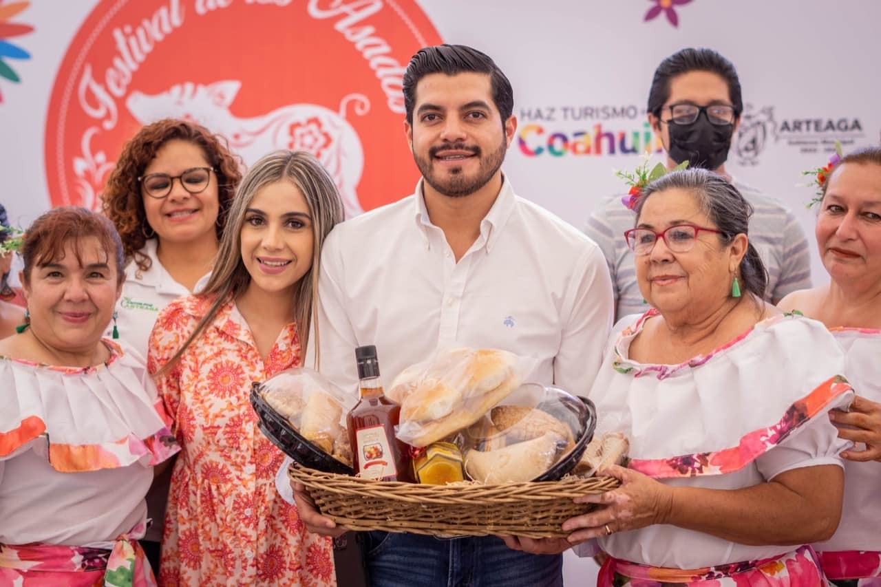 Ramiro Durán y Cocineras Tradicionales. Foto de redes.