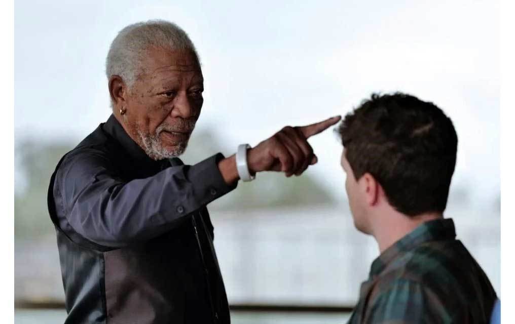 Morgan Freeman llega con '57 Segundos atrás': ciencia ficción, drama y suspenso