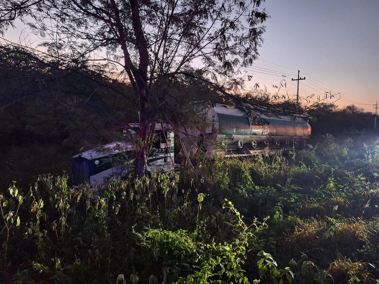 El incidente no dejó lesionados y únicamente se limitó a daños materiales Fotos: Redes sociales