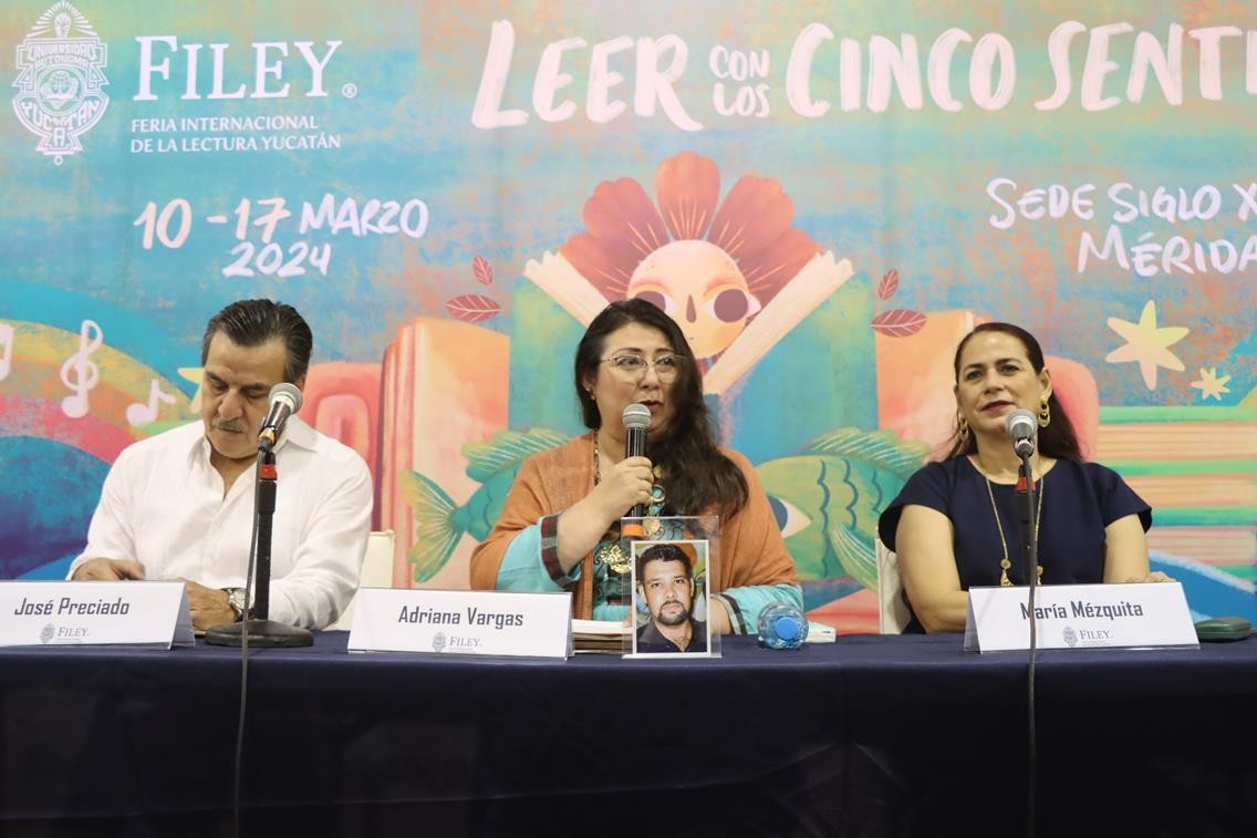 En el marco del inicio de la Filey 2024 se reconoció la trayectoria del periodista yucateco Alejandro Pulido Cayón quien falleció el año pasado.- Foto de la Filey