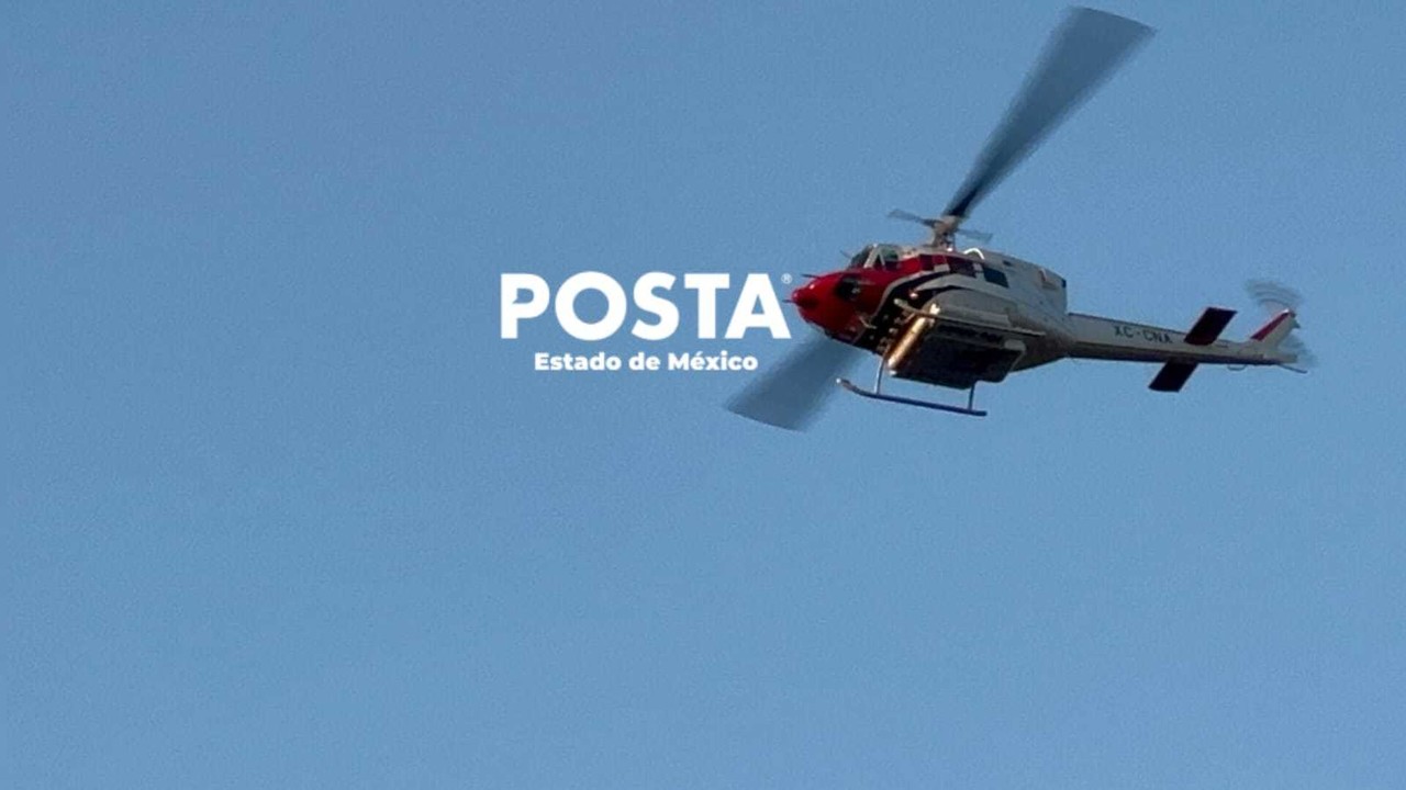 Ayuda helicóptero de Conagua a sofocar incendio en Atizapán (VIDEO)