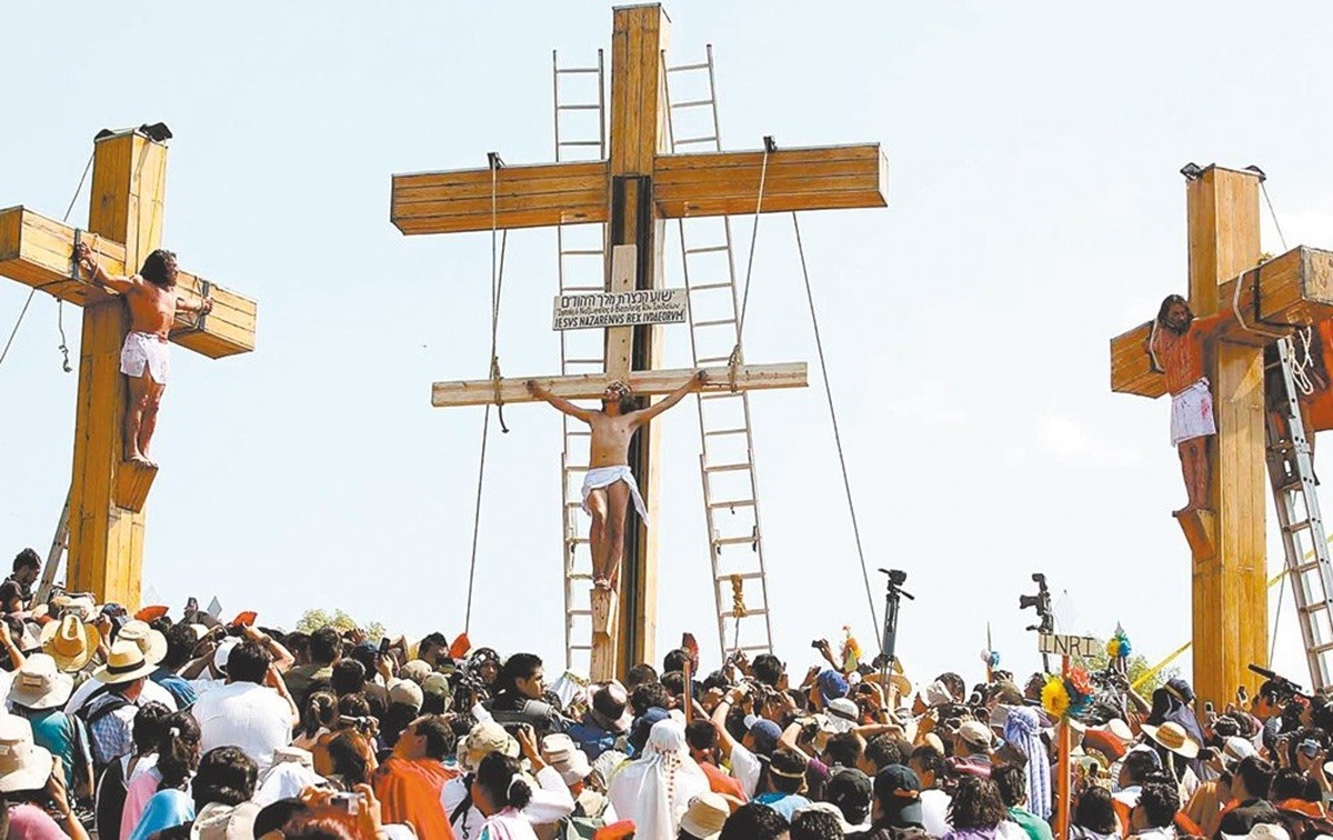 Vía Crucis, es una práctica devocional muy arraigada en la tradición cristiana. Foto: X @BoliviaYa