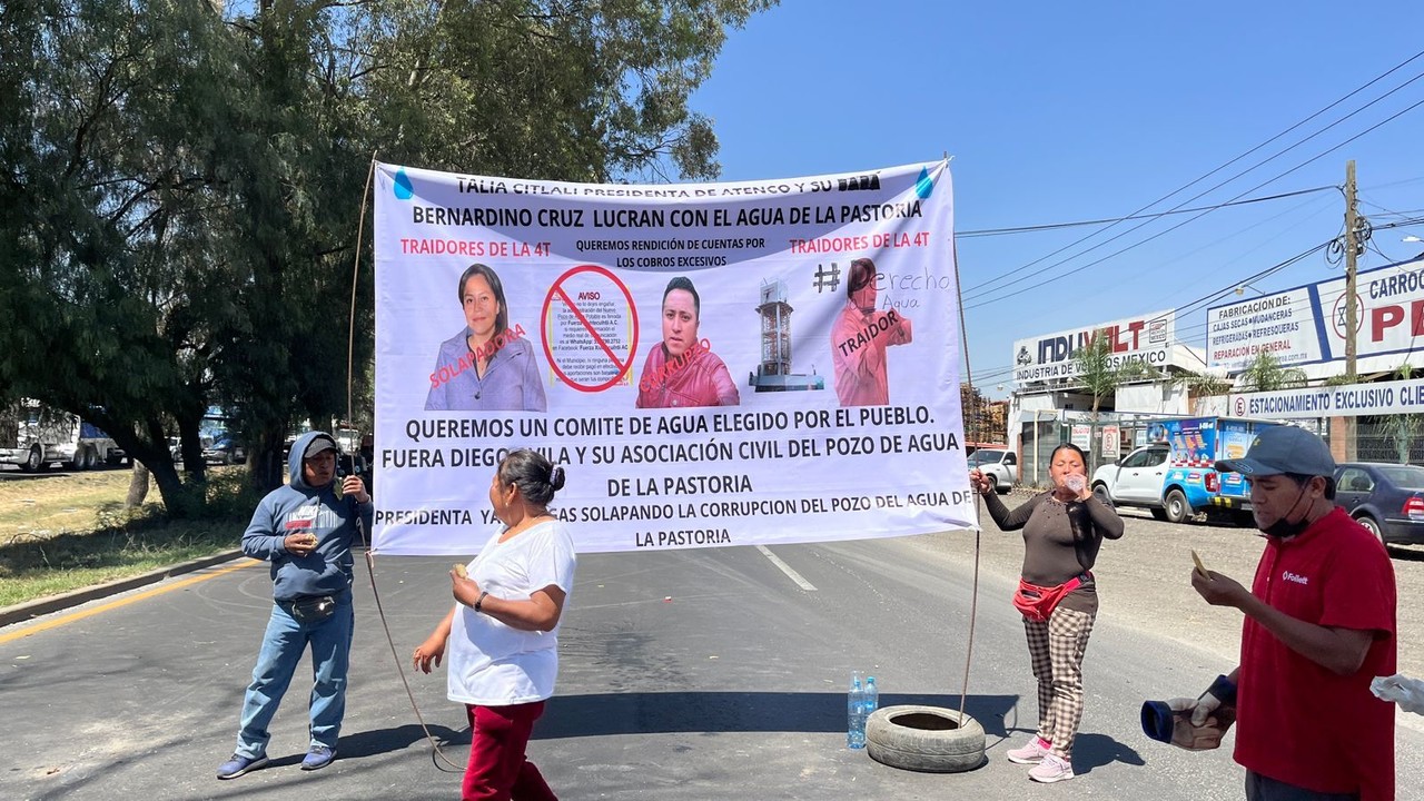 Bloquean carretera Texcoco-Lechería por falta de agua (VIDEO)