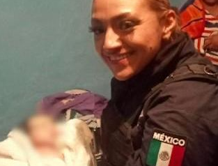 Policía de Nezahualcóyotl ayuda a mujer en labor de parto
