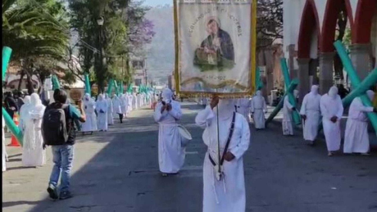 La procesión de los Crucíferos es una tradición de fe única en el Estado de México. Foto: Captura de pantalla