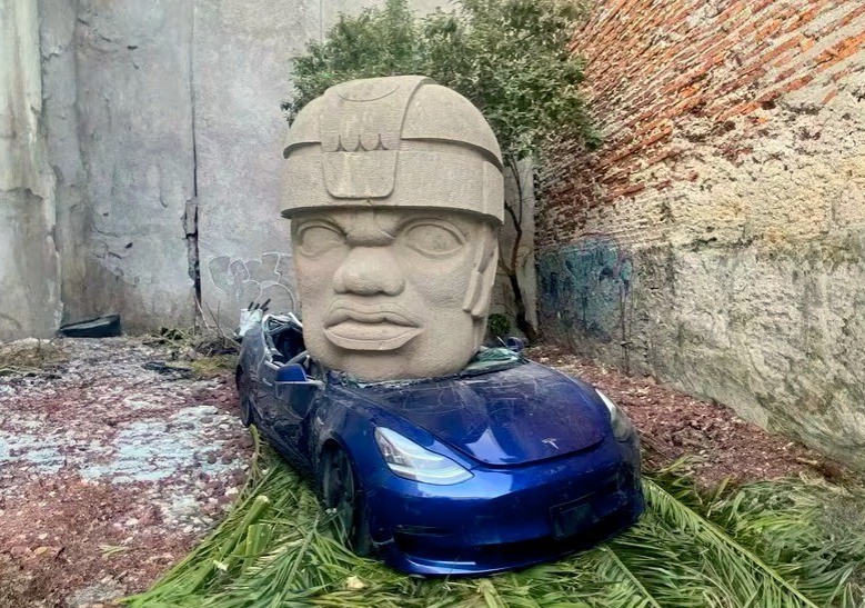 El auto de color azul, se encontraba en un determinado punto de la colonia Roma. Foto: México Desconocido