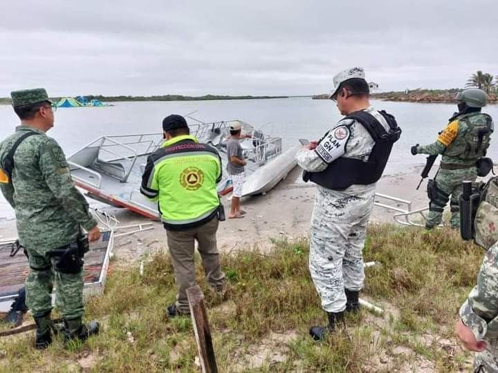 Encuentran con vida a Pescador desaparecido durante la tormenta en La Pesca. Foto: Protección Civil Tamaulipas