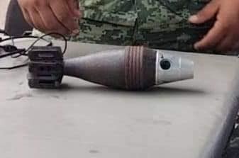 Vecinos de la colonia Chuburná reportaron el hallazgo de una granada que estaba activa y con carga útil.- Foto de redes sociales