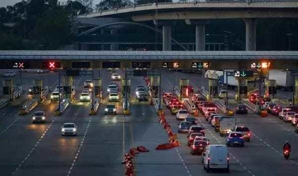 Nueva modalidad de robo en autopista México-Cuernavaca. Foto: Rogelio Morales