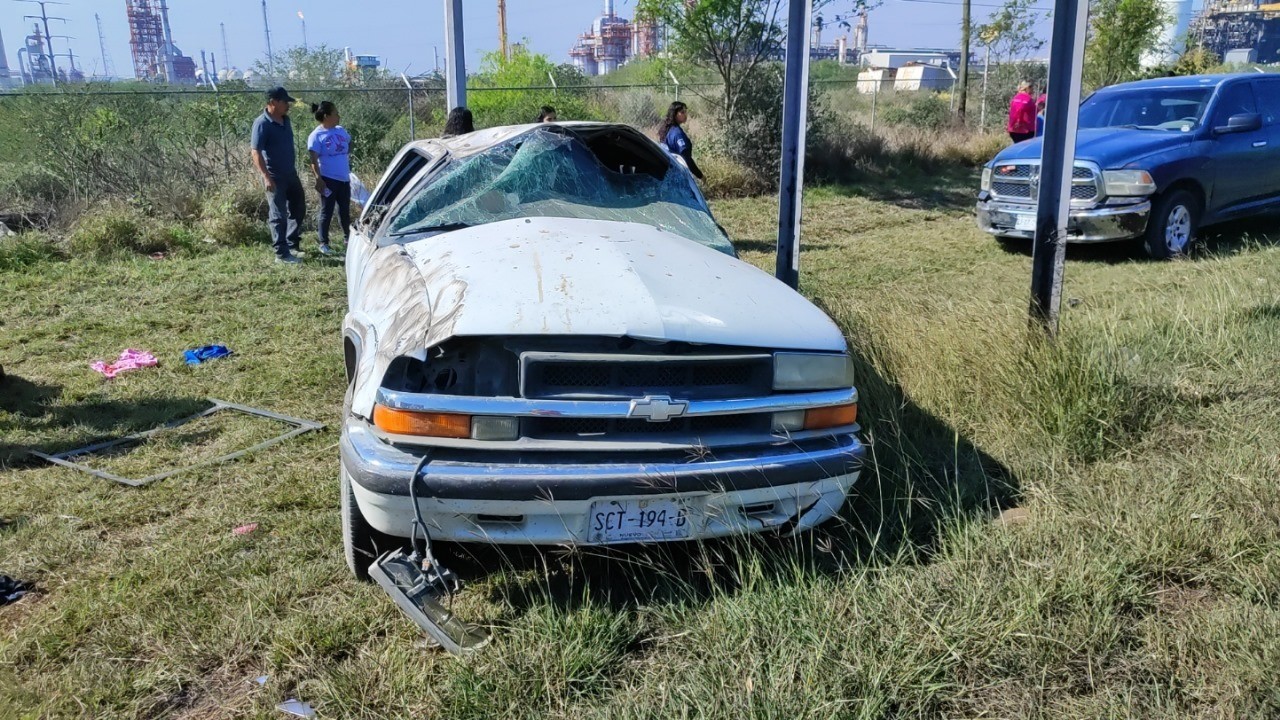 Accidente deja 5 heridos con 2 menores y una embarazada en carretera a Reynosa
