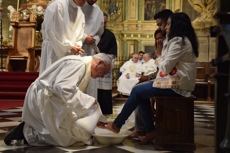 >Lavatorio de pies: significado y tradición en la Iglesia Católica