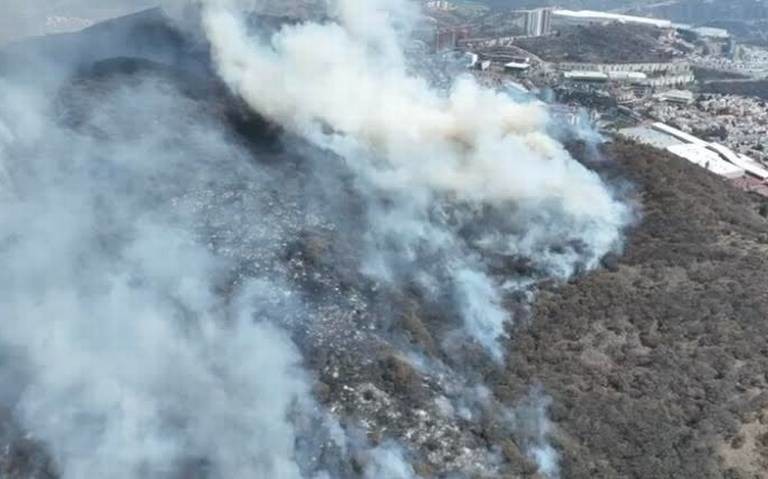 Controlan incendio forestal en Atizapán (VIDEO)