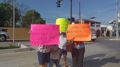 Vecinos se manifiestan por el paso del IE-TRAM sobre la calle 39 en Mérida