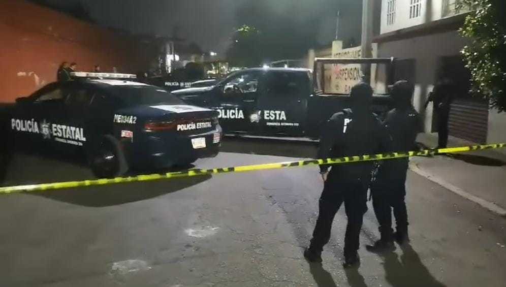 Hallan taxi con dos cuerpos torturados en Ecatepec. Foto: Captura de pantalla
