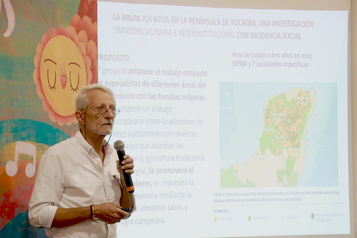 El científico del Cinvestav Eduardo Batllori Sampedro habló sobre la importancia de la Milpa Maya en el marco de la Filey 2024.- Foto de la Uady