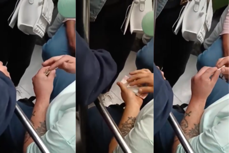 ¡Sólo en CDMX! Captan en el Metro a hombre manipulando aparente marihuana