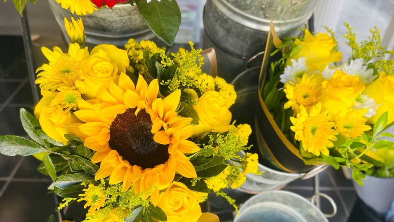 Durante esta temporada se incrementan el precio de las flores amarillas, debido a la oferta y demanda. Foto: Jesús Carrillo.