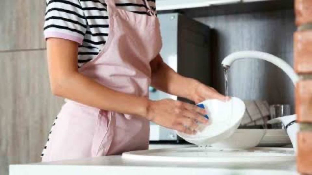 ¿Cuánto ganarías si las labores domésticas fueran remuneradas? Esto dice INEGI