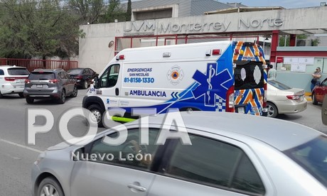 Reportan hombres armados en exterior de la UVM en San Nicolás
