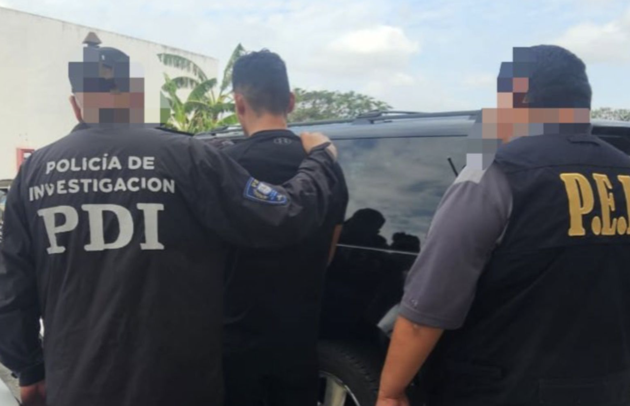 Un sujeto del Estado de México y quien se escondía en Mérida, fue detenido por autoridades yucatecas tras ser denunciado en su localidad de origen.- Foto de la SSP
