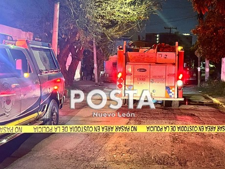 Incendio consume seis vehículos en San Nicolás de los Garza