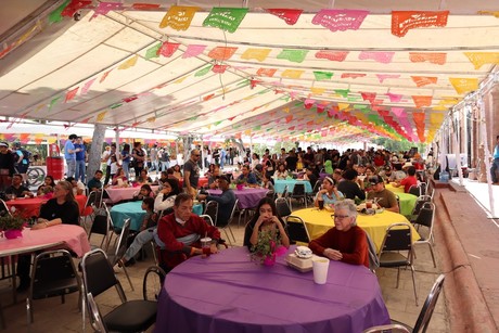 Arteaga recibe más de 90 mil visitantes en Semana Santa
