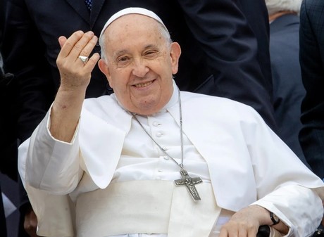 El Papa Francisco delega lectura de su discurso por problemas de salud