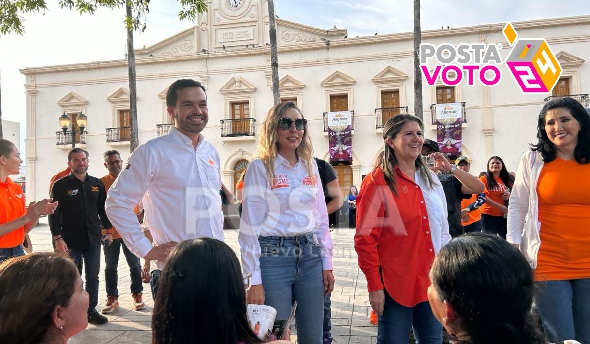 Llega Álvarez Máynez en el 'fosfobus' al municipio de la naranja