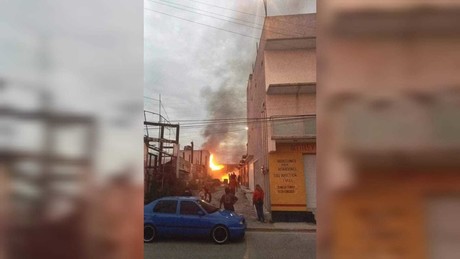 Se quema casa en Huehuetoca; investigan si hay toma clandestina al interior
