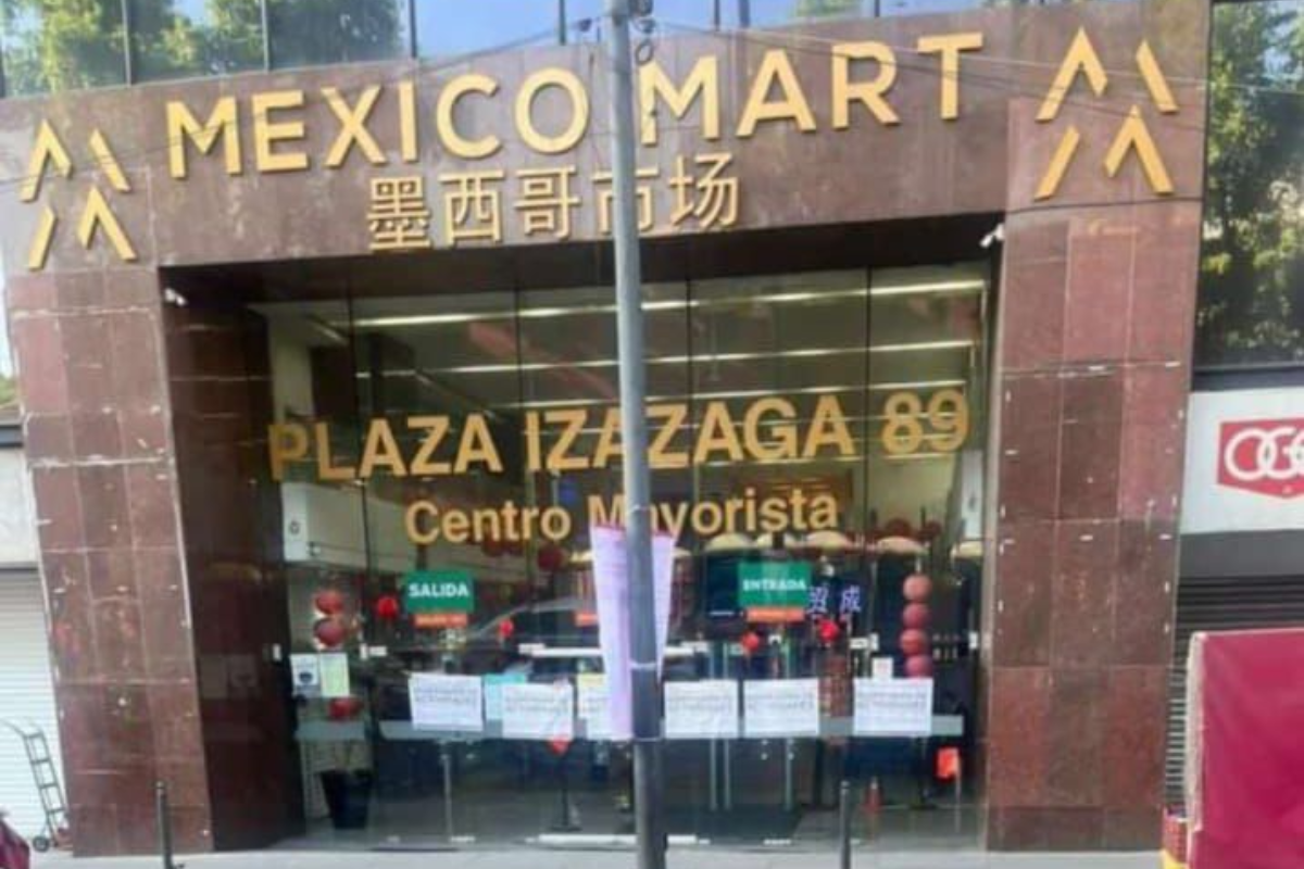 ¡En menos de 24 horas!, reabren Plaza Izazaga 89 tras clausura. Foto: Ramón Ramírez