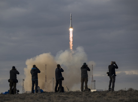 Astronautas de la NASA y Rusia llegan a la Estación Espacial Internacional