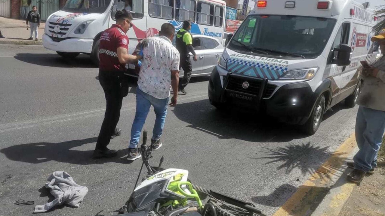 Deja dos heridos graves derrape de motocicleta en Tecámac