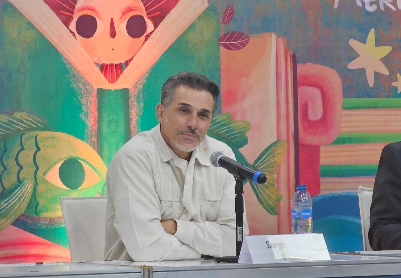 Sergio Mayer presentó su libro en la FILEY Mérida 2024