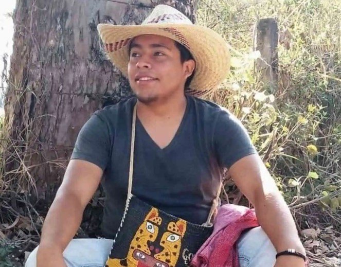 Rothan Gómez Peralta, originario de Tixtla de 23 años fue abatido en Ayotzinapa, Guerrero. Foto.Facebook