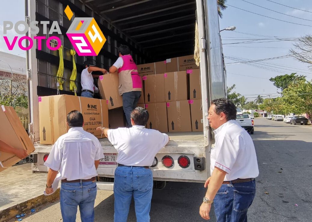 Este viernes llegó a Yucatán el primer cargamento de material electoral que servirá para las próximas elecciones del 2 de junio en la entidad.- Foto de Alejandra Vargas