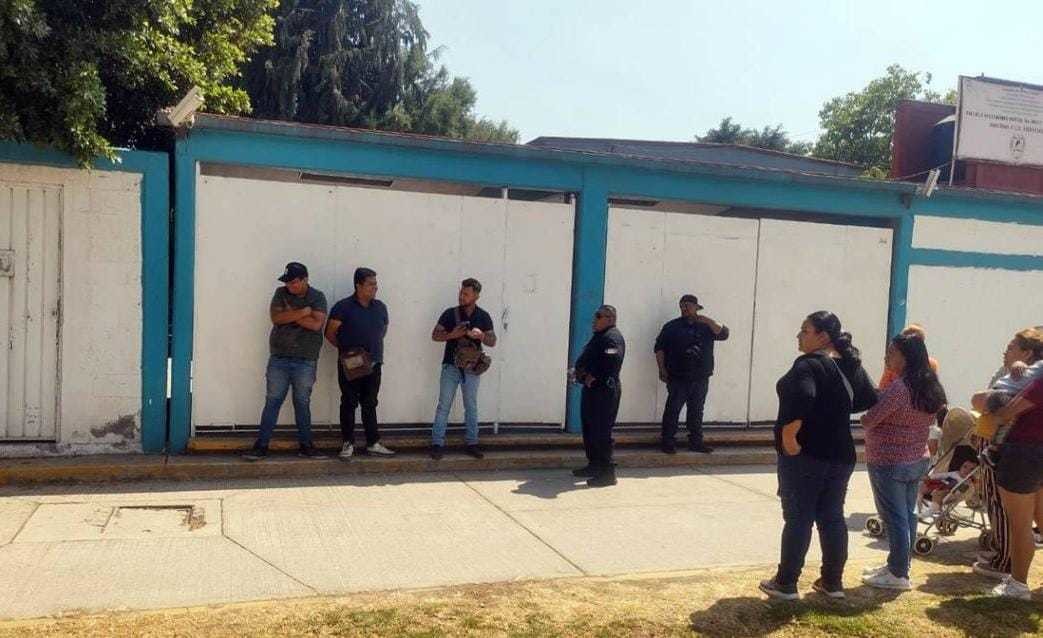 Detienen a profesor acusado de abusar sexualmente de una estudiante en Ecatepec. Foto: Especial