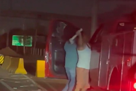 Violenta pelea entre automovilistas en Carretera a Laredo (VIDEO)