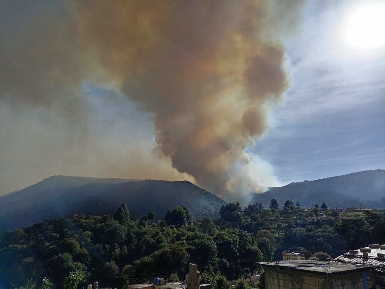 Informes preliminares señalan que unas cinco mil hectáreas han sido devastadas por el fuego. Foto: FB Misericordia Jilotzingo
